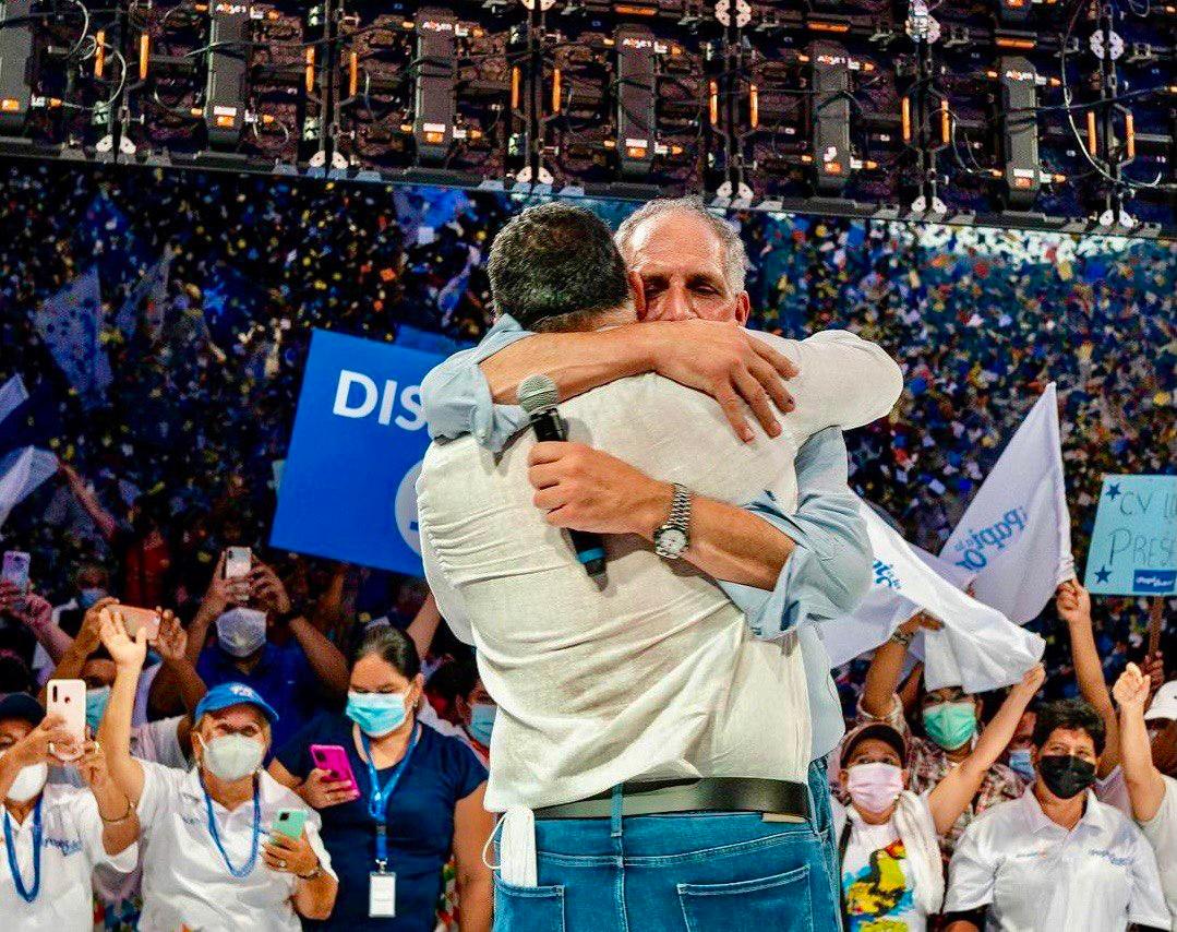 Tito Asfura a Calidonio: “En mí tenés a un aliado para trabajar para hacer más grande a San Pedro Sula” Tito Asfura a Calidonio: “En mí tenés a un aliado para trabajar para hacer más grande a San Pedro Sula”