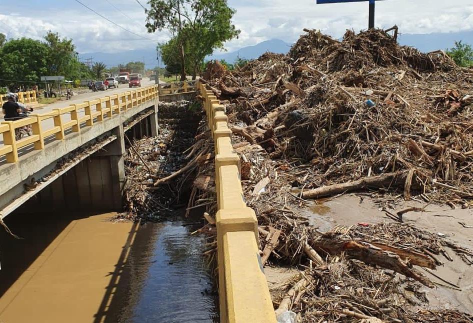 Avanza la reparación de los bordos en el Valle de Sula