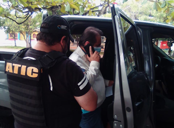 Detienen por fraude y lavado de activo a ex viceministro de trabajo Carlos Montes Detienen por fraude y lavado de activo a ex viceministro de trabajo Carlos Montes