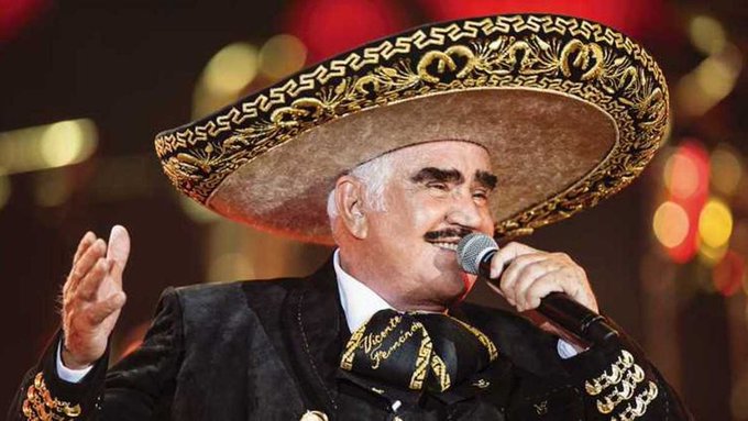 Vicente Fernández es hospitalizado tras sufrir aparatosa caída Vicente Fernández es hospitalizado tras sufrir aparatosa caída