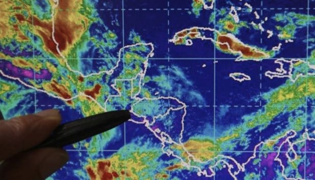 En vigilancia onda tropical que se acerca al cabo de Gracias a Dios  