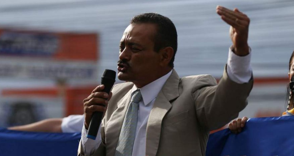 Candidato del PAC promete que de llegar a la presidencia dará ejemplo de respeto a ley