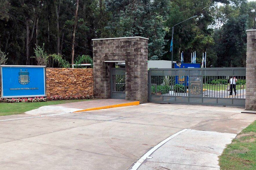 Un cocinero de la Selección Argentina da positivo de Covid y preocupa a todo el equipo