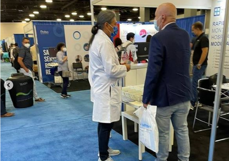 Pese a tener alerta de interpol Axel López participa en feria médica de Miami Pese a tener alerta de interpol Axel López participa en feria médica de Miami