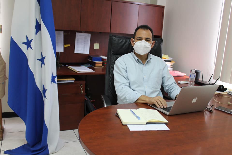 Salud descarta llevar vacunas contra el COVID-19 a bares y discotecas