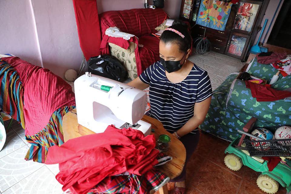 Senprende beneficiará con créditos a unas 3,500 mujeres empresarias Senprende beneficiará con créditos a unas 3,500 mujeres empresarias