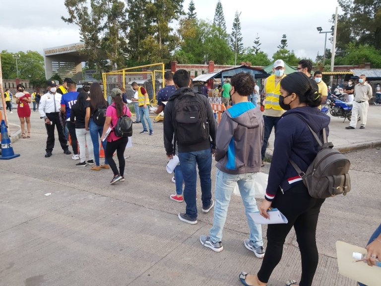 UNAH inicia la aplicación de pruebas de admisión a mas de 18,000 aspirantes UNAH inicia la aplicación de pruebas de admisión a mas de 18,000 aspirantes