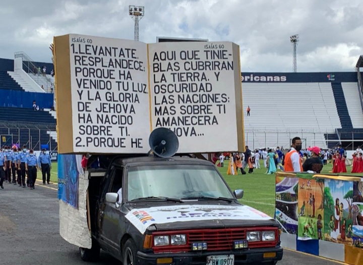 En la capital 400 iglesias evangélicas celebraron el Día de La Biblia En la capital 400 iglesias evangélicas celebraron el Día de La Biblia