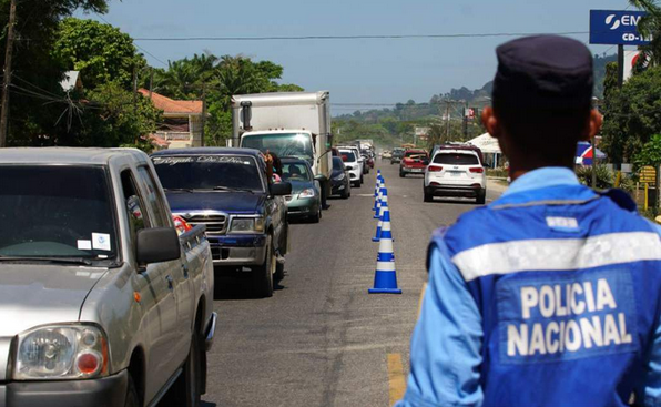 DNVT decomisa 1,250 licencias de conducir durante el fin de semana