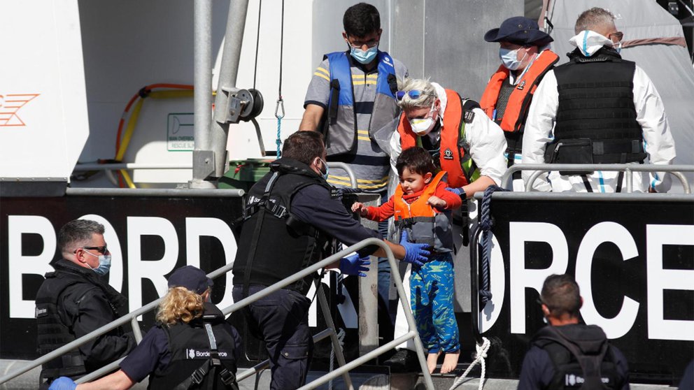 El Reino Unido interceptará embarcaciones de migrantes que crucen el Canal de la Mancha