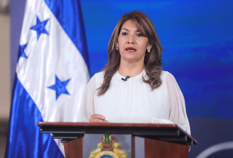 CNA: Denuncia a ministra de Salud por supuesto nepotismo familiar CNA: Denuncia a ministra de Salud por supuesto nepotismo familiar