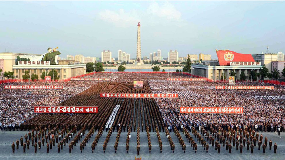 Corea del Norte realizó un desfile militar para conmemorar el aniversario de su fundación