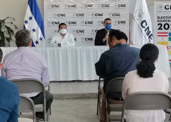 Por ausencia de consejeras, CNE suspende juramentación de consejos municipales y departamentales Por ausencia de consejeras, CNE suspende juramentación de consejos municipales y departamentales