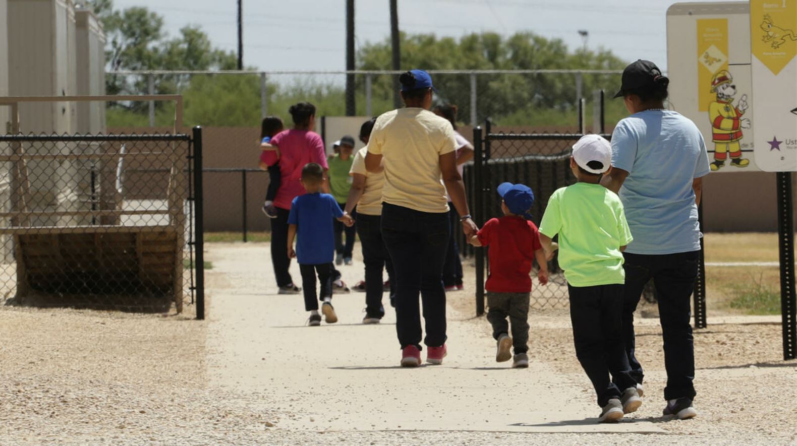 Estados Unidos reanuda programa para acoger a menores centroamericanos