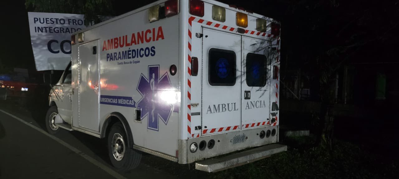 Detienen a dos hondureños que transportaban a seis migrantes nicaragüenses en ambulancia por la Frontera de Corinto