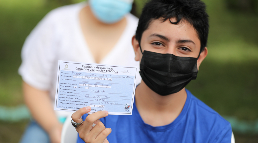 Más de 519,000 jóvenes mayores de 15 años serán vacunados a partir del lunes