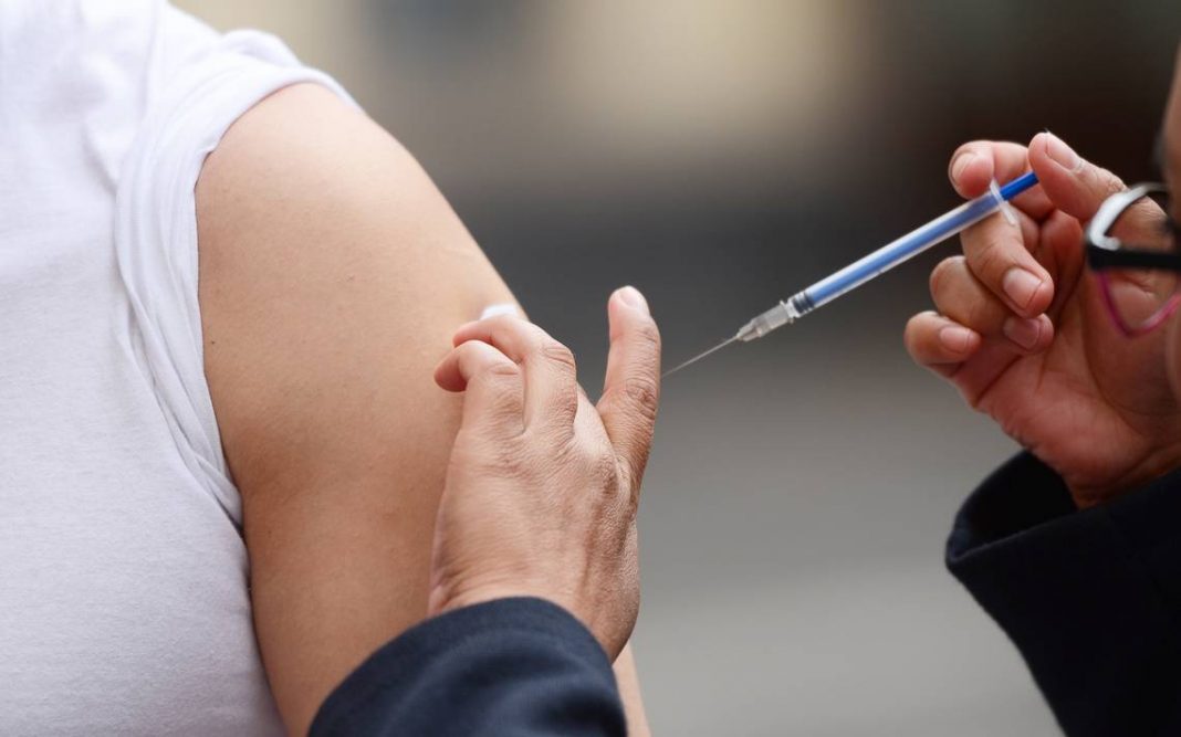 Doctor Cesar Arita: Vacunar a los jóvenes generará un impacto positivo en educación Doctor Cesar Arita: Vacunar a los jóvenes generará un impacto positivo en educación