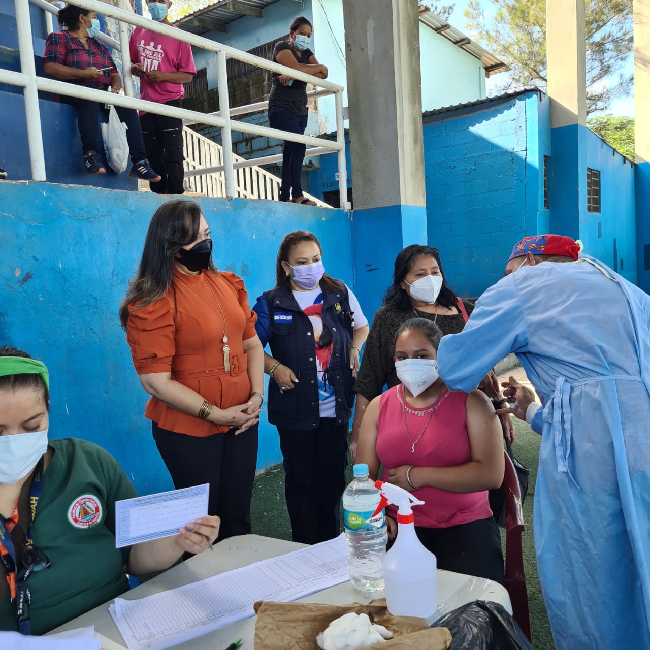 Inicia la vacunación para más de medio millón de educandos, entre las edades de 15 a 17 años Inicia la vacunación para más de medio millón de educandos, entre las edades de 15 a 17 años