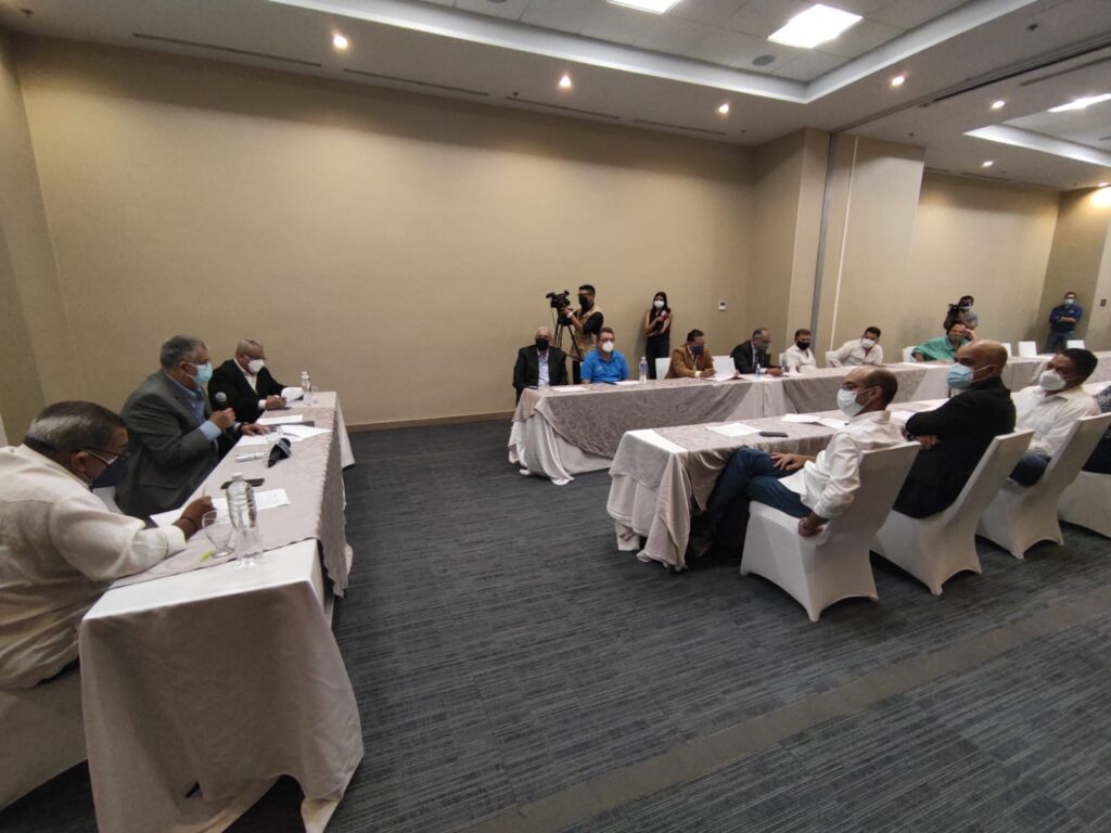 Juan Bendeth : «Nueva red de medios de comunicación será inclusiva y pondrá fin a la argolla» Juan Bendeth : «Nueva red de medios de comunicación será inclusiva y pondrá fin a la argolla»