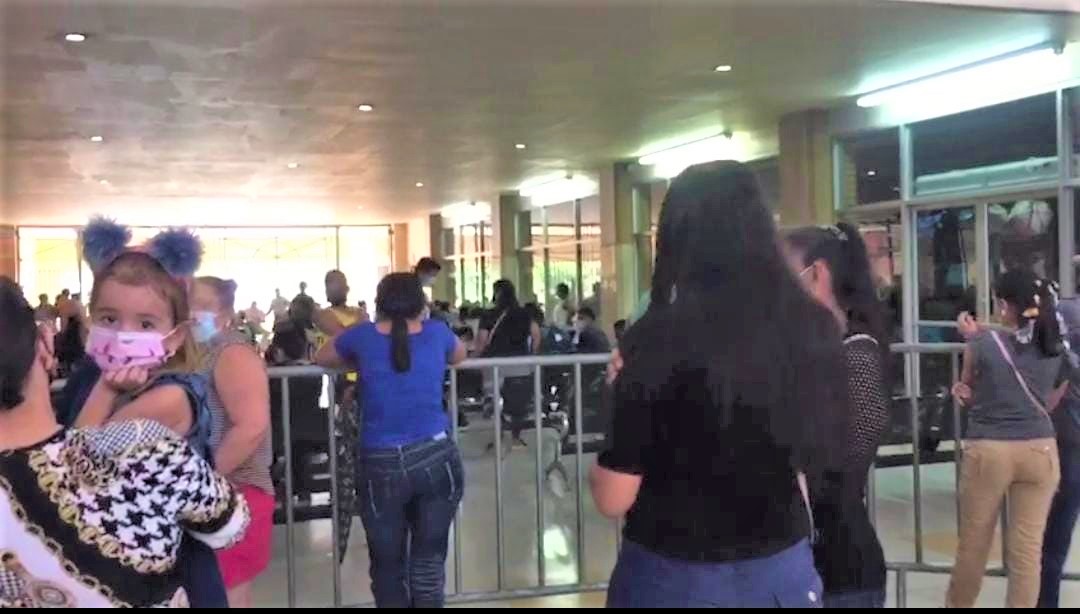 Salud realiza campaña de vacunación contra el COVID-19 en la Central Metropolitana de transporte Salud realiza campaña de vacunación contra el COVID-19 en la Central Metropolitana de transporte