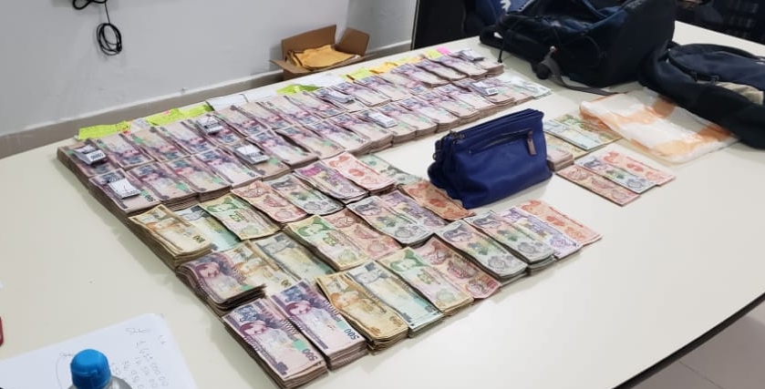 Con casi dos millones de lempiras detienen a pareja en Colón Con casi dos millones de lempiras detienen a pareja en Colón