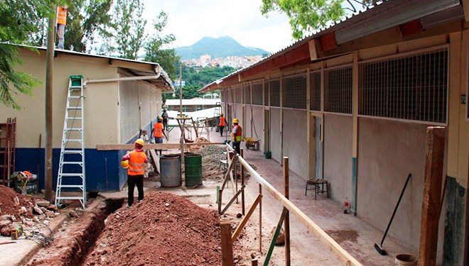 Sedecoas: Gobierno invierte L 1,200 millones en reconstruir 250 centros educativos Sedecoas: Gobierno invierte L 1,200 millones en reconstruir 250 centros educativos
