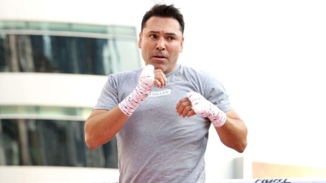 Boxeador Óscar de la Hoya confiesa haber sido violado por una mujer mayor a los 13 años Boxeador Óscar de la Hoya confiesa haber sido violado por una mujer mayor a los 13 años