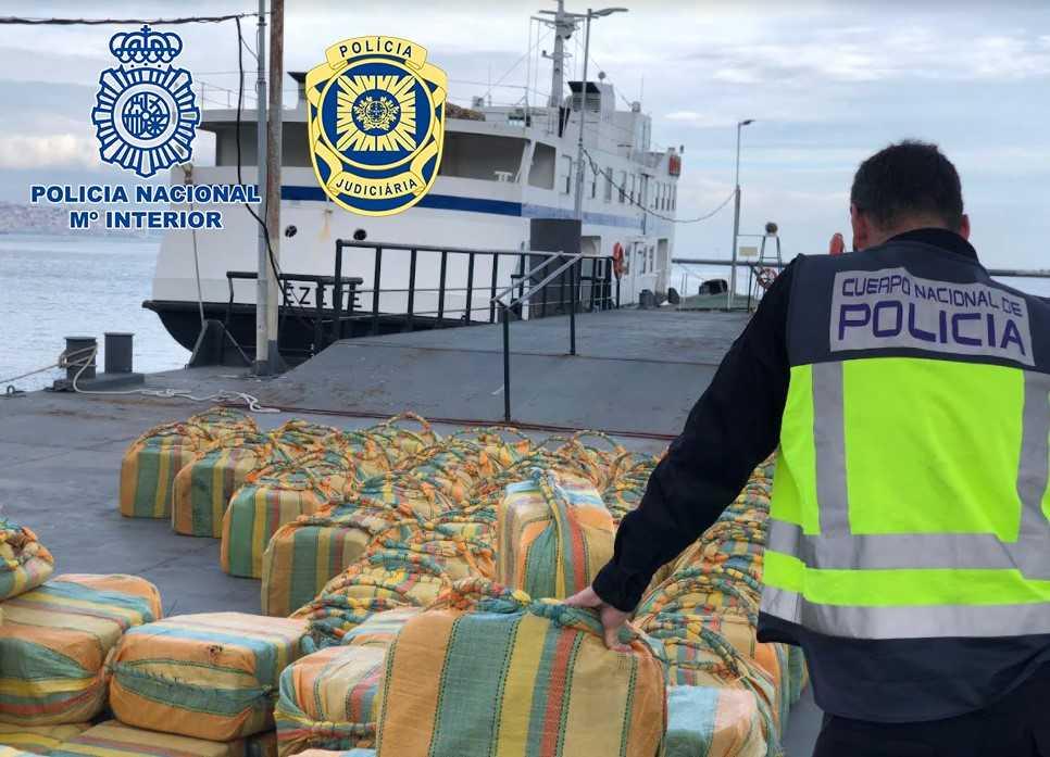 Golpe al narcotráfico internacional con incautación de 5 toneladas de cocaína Golpe al narcotráfico internacional con incautación de 5 toneladas de cocaína