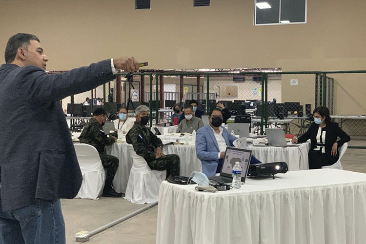 FFAA pasan a disposición del CNE a partir de la próxima semana FFAA pasan a disposición del CNE a partir de la próxima semana