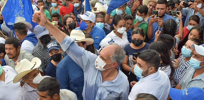 Papi en La Unión, Lempira: “Las encuestas nos favorecen, pero no podemos confiarnos, hay que trabajar” Papi en La Unión, Lempira: “Las encuestas nos favorecen, pero no podemos confiarnos, hay que trabajar”