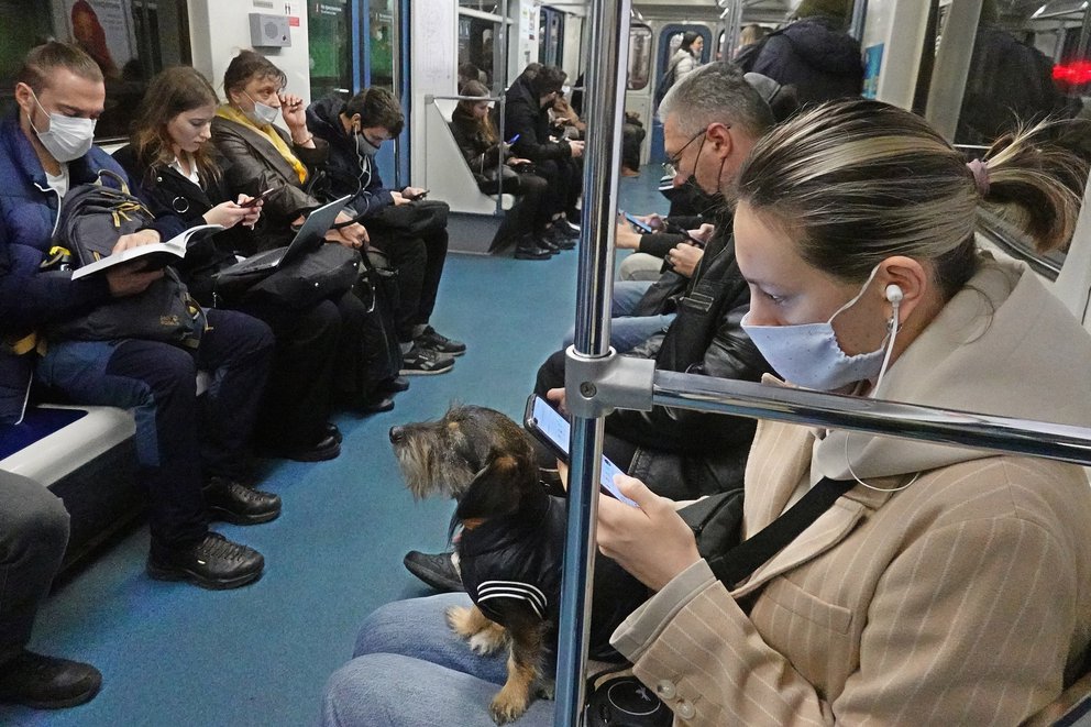 Los casos y muertes por Covid-19 siguen creciendo ante escasa vacunación en Rusia Los casos y muertes por Covid-19 siguen creciendo ante escasa vacunación en Rusia