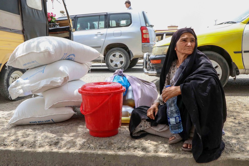 EEUU y los talibanes discutieron sobre entrega de asistencia humanitaria para Afganistán