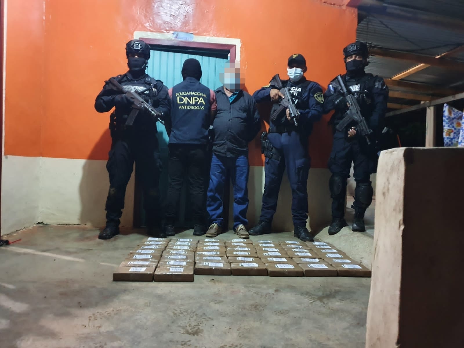 Un total 44 paquetes de clorhidrato de cocaína fueron incautados en Yoro Un total 44 paquetes de clorhidrato de cocaína fueron incautados en Yoro