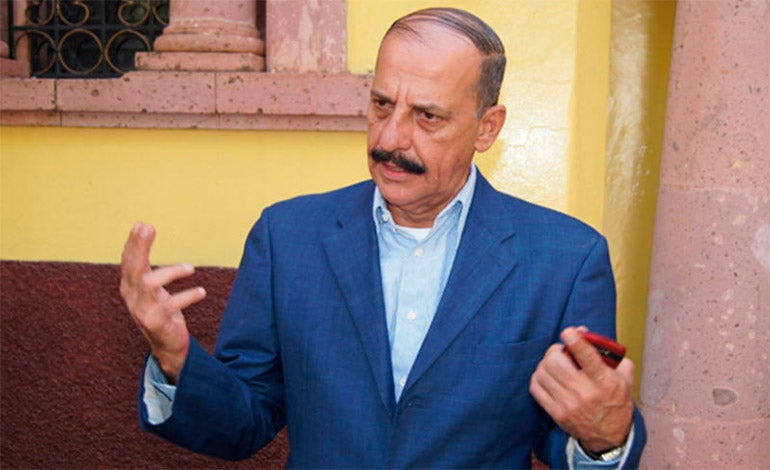 Cruz Asencio llega a la Embajada de EEUU para exigir ser borrado de «Lista Engels»