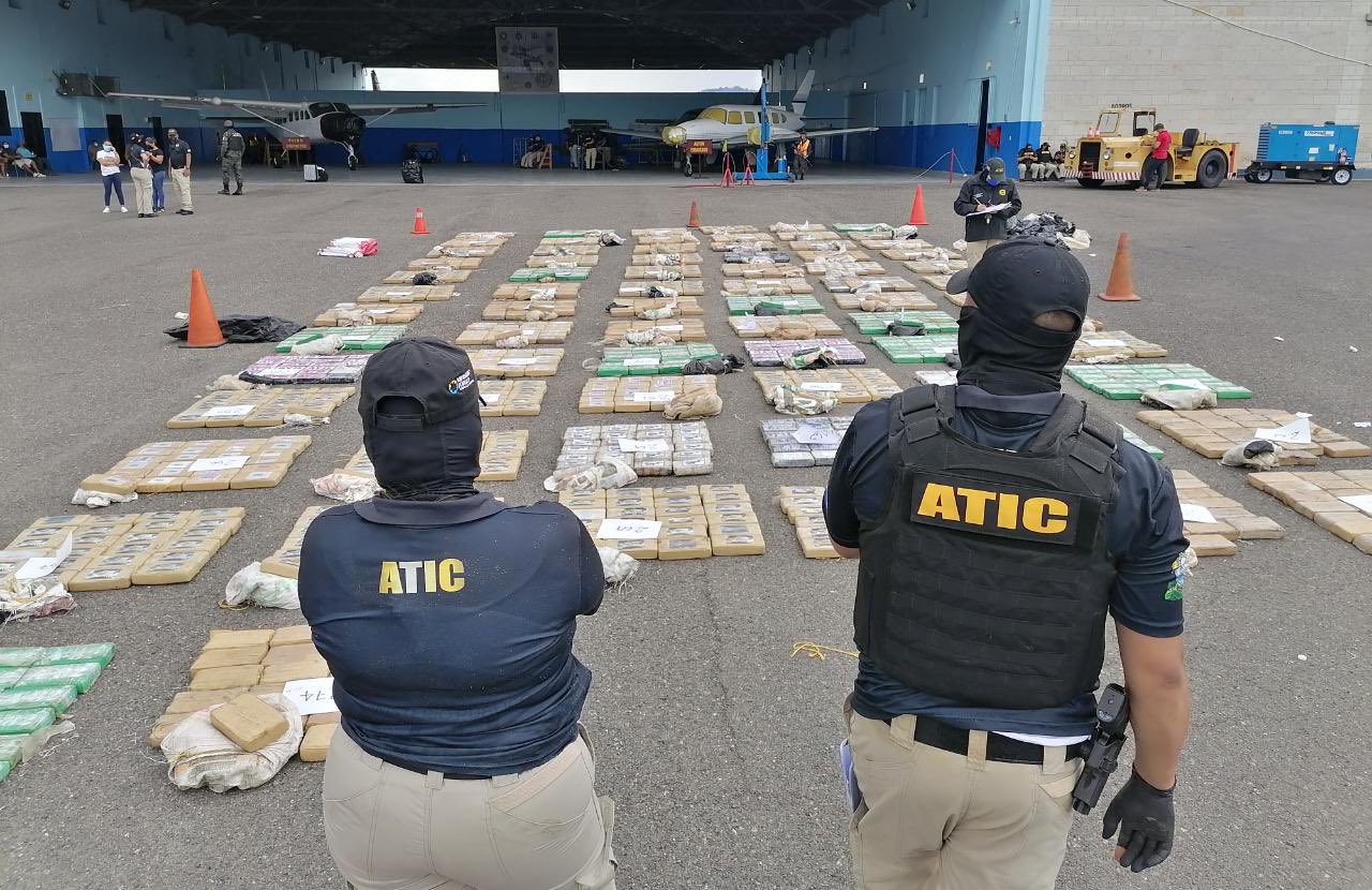 Incineración sin precedentes efectuará #FESCCO y #ATIC a más de 3.3 toneladas de cocaína