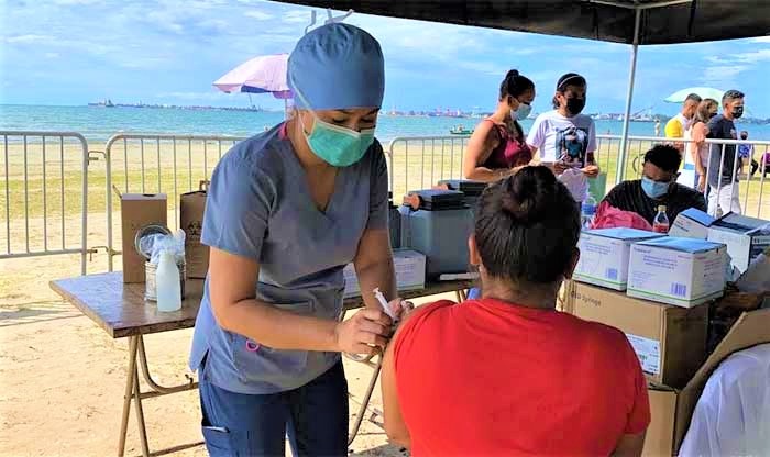 Ministra de Salud: Más de 16 mil personas han sido vacunadas en centros turísticos
