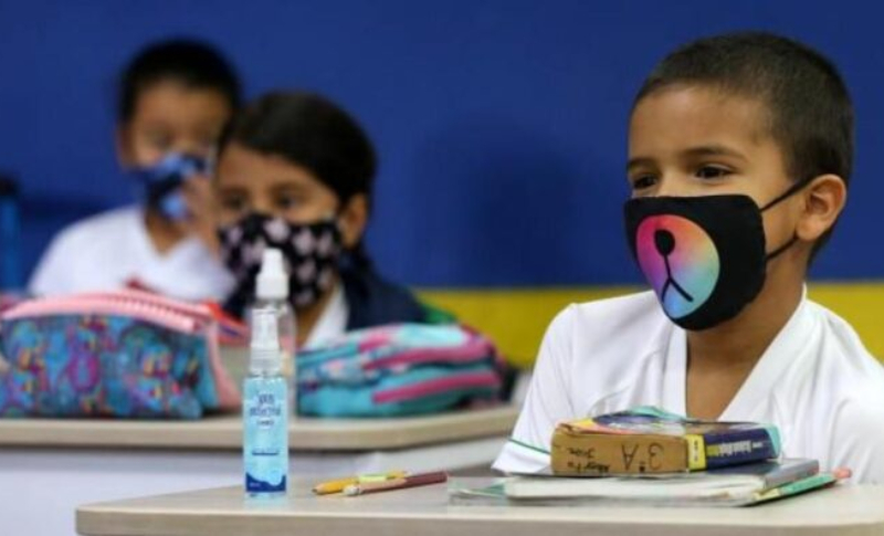Fenieph: Experiencia en clases semipresenciales es positiva Fenieph: Experiencia en clases semipresenciales es positiva
