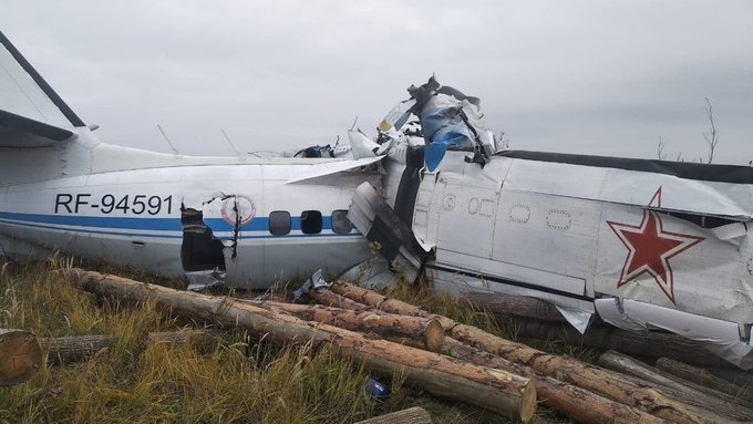 Al menos 16 muertos tras estrellarse en Rusia un avión L-410 con miembros de un club de paracaidismo a bordo Al menos 16 muertos tras estrellarse en Rusia un avión L-410 con miembros de un club de paracaidismo a bordo