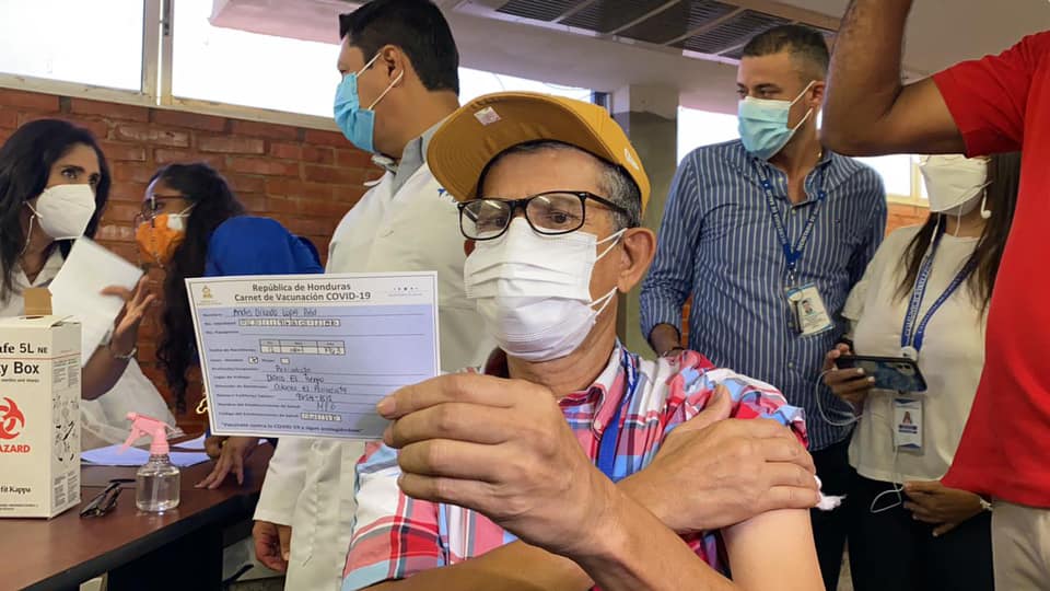 Doctor Umaña propone que carné de vacunacion anticovid sea obligatorio Doctor Umaña propone que carné de vacunacion anticovid sea obligatorio