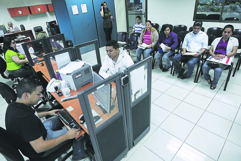 A partir de las 5 pm de hoy sector publico queda libre para disfrutar del feriado Morazánico A partir de las 5 pm de hoy sector publico queda libre para disfrutar del feriado Morazánico