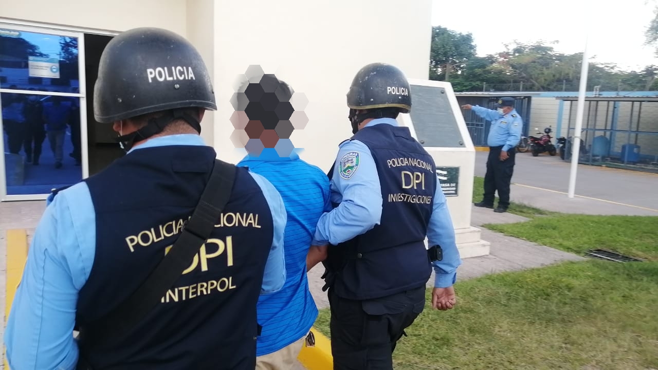 Capturan a hombre que figura en el cartel de los más buscados por homicidio