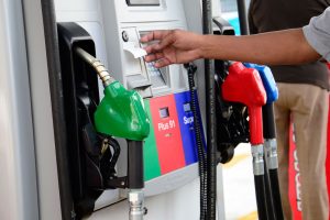 A partir del lunes la gasolina superior incrementa Lps.1.24 en Tegucigalpa A partir del lunes la gasolina superior incrementa Lps.1.24 en Tegucigalpa