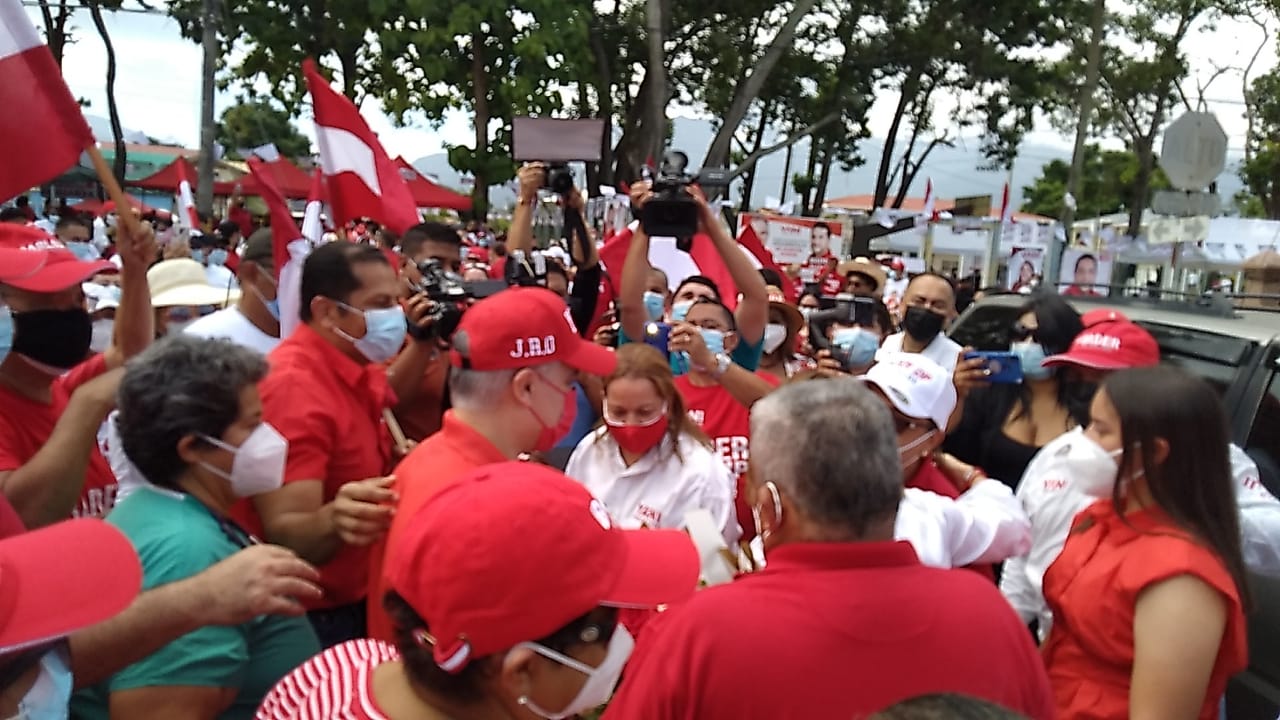 Yani Rosenthal realiza gira por diferentes zonas del país Yani Rosenthal realiza gira por diferentes zonas del país