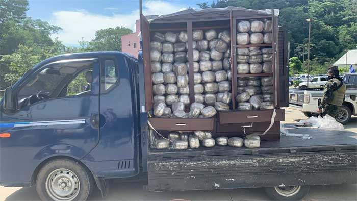 El Progreso: Incautan cargamento de supuesta marihuana oculto en muebles para el hogar El Progreso: Incautan cargamento de supuesta marihuana oculto en muebles para el hogar