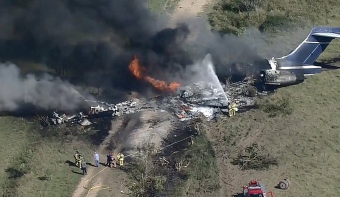 Un herido leve al estrellarse un avión en Texas con 21 personas a bordo
