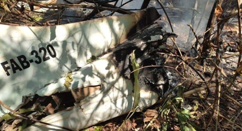 Una avioneta de la Fuerza Aérea Boliviana se estrella y deja seis muertos Una avioneta de la Fuerza Aérea Boliviana se estrella y deja seis muertos