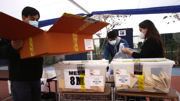 Chile abre su jornada de votación en sus elecciones más inciertas en democracia Chile abre su jornada de votación en sus elecciones más inciertas en democracia