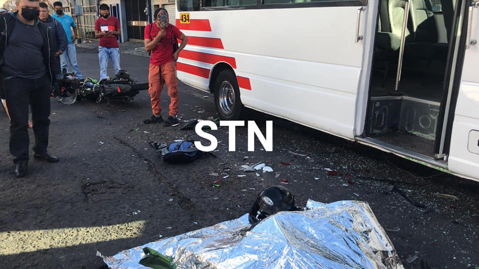 Mujer muere tras ser embestida por «rapiloco» en la sexta avenida de Comayagüela Mujer muere tras ser embestida por «rapiloco» en la sexta avenida de Comayagüela