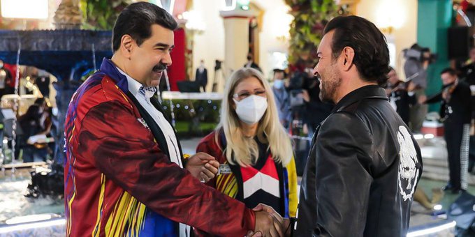 Pablo Montero le llevó serenata a Nicolás Maduro en su cumpleaños