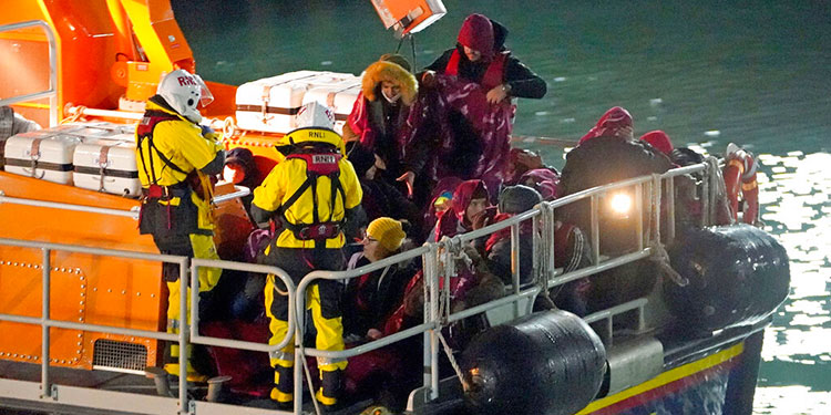 Fallecimientos en Canal avivan tensión migratoria Paris-Londres Fallecimientos en Canal avivan tensión migratoria Paris-Londres